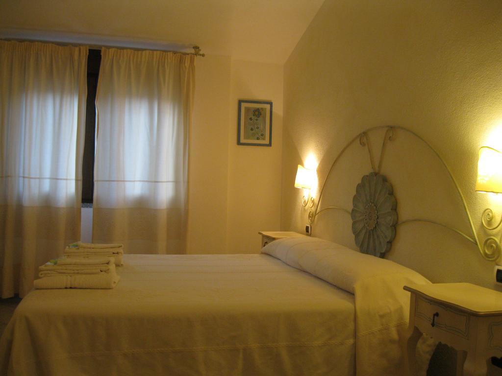 Hotel Sorgente Aglientu Ruang foto