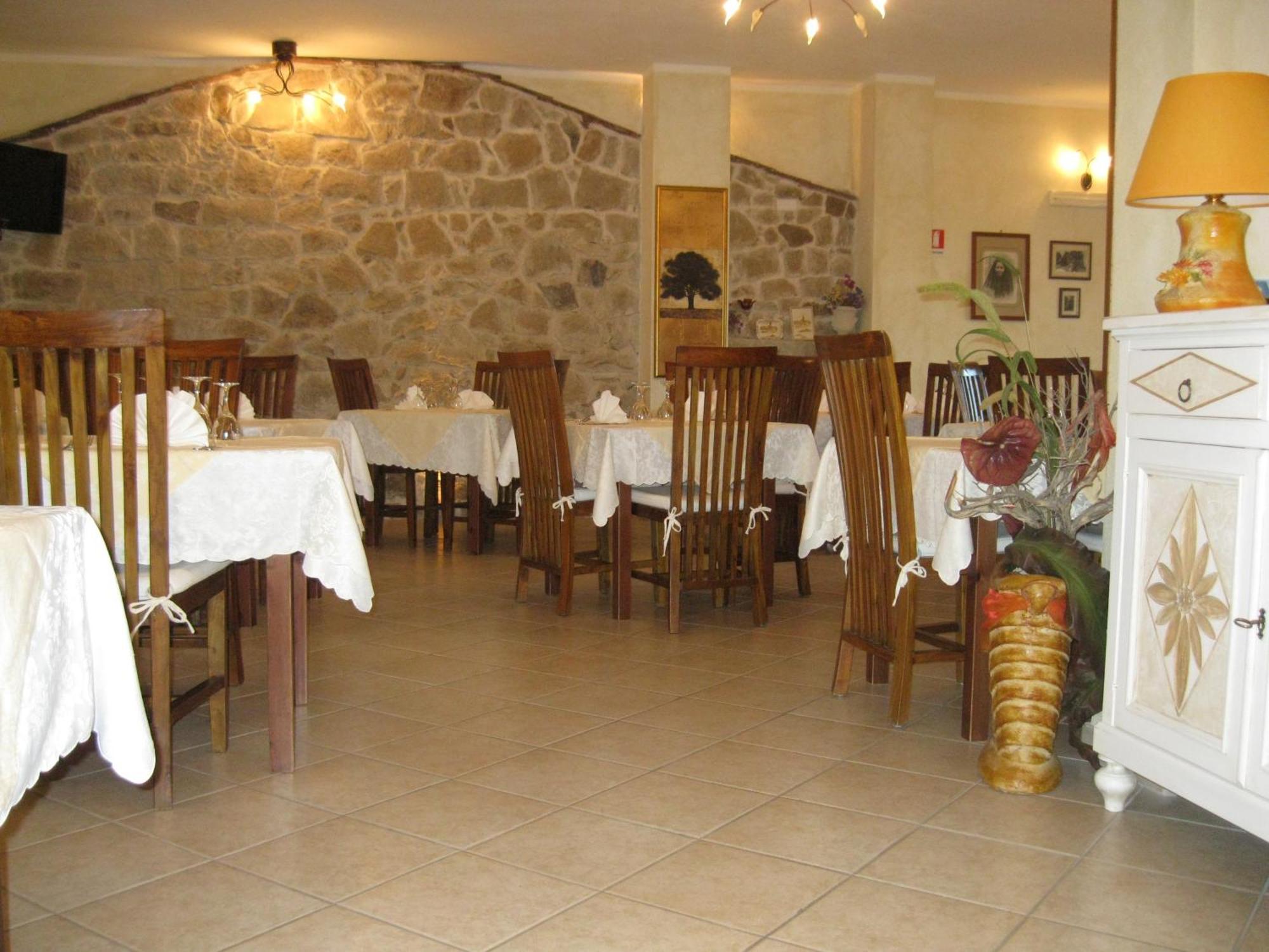 Hotel Sorgente Aglientu Bagian luar foto