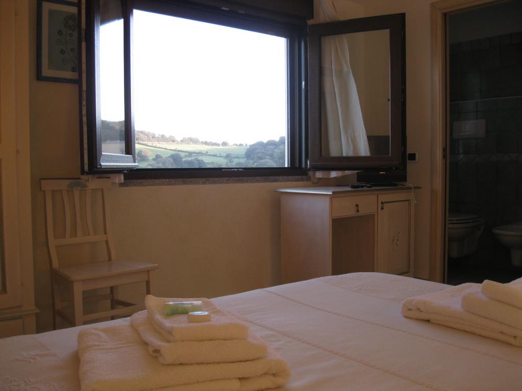 Hotel Sorgente Aglientu Ruang foto