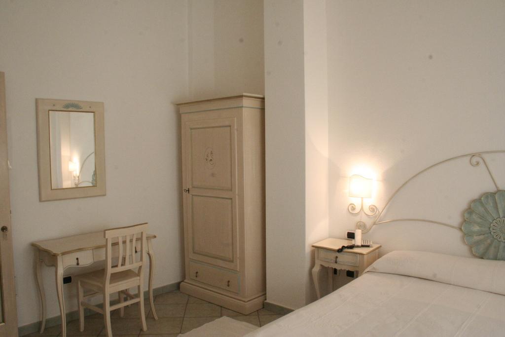 Hotel Sorgente Aglientu Ruang foto
