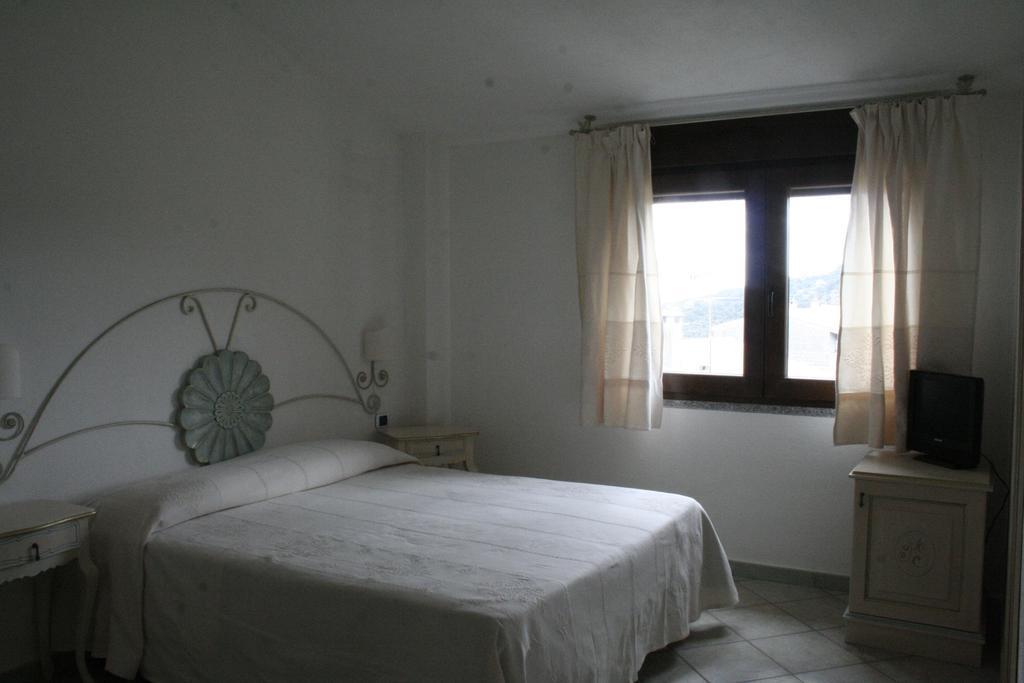 Hotel Sorgente Aglientu Ruang foto