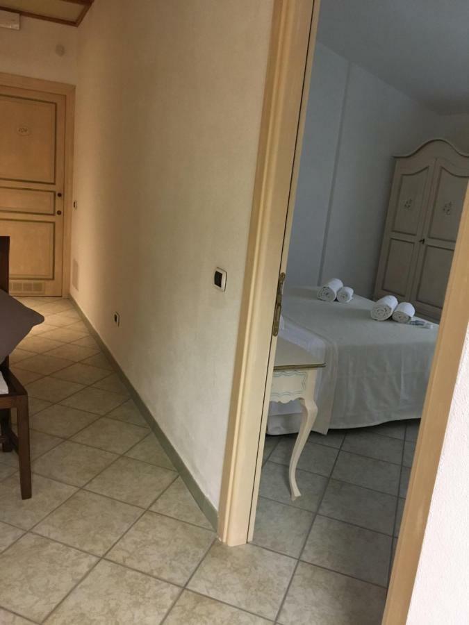 Hotel Sorgente Aglientu Bagian luar foto