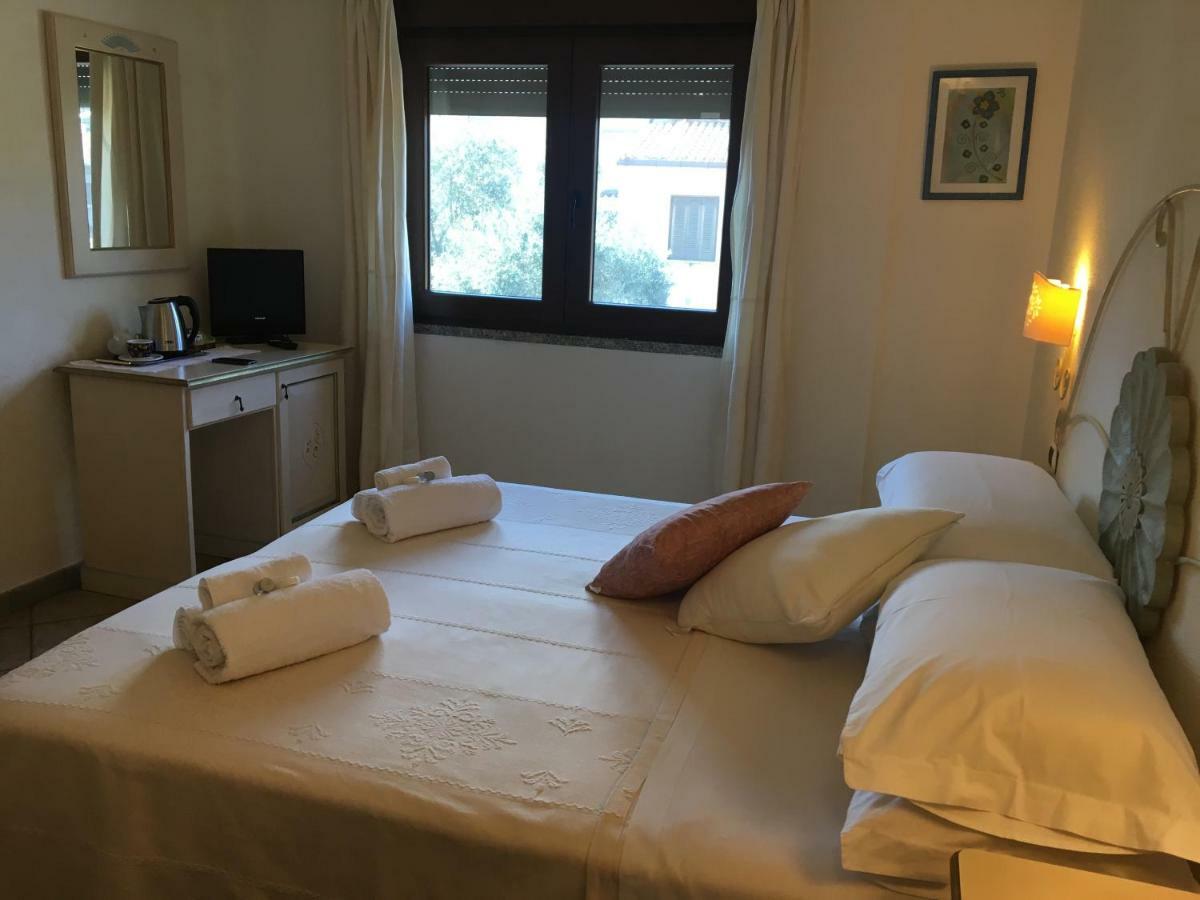 Hotel Sorgente Aglientu Bagian luar foto
