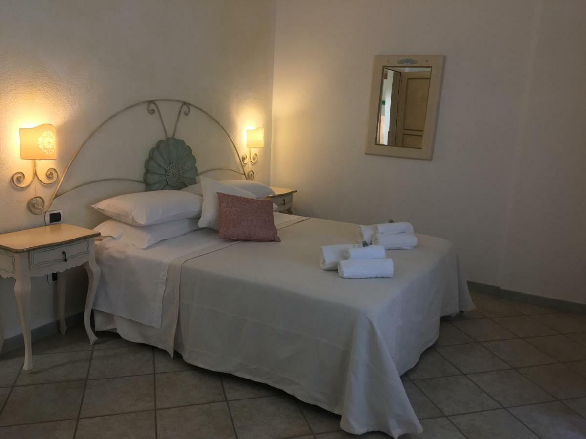 Hotel Sorgente Aglientu Bagian luar foto