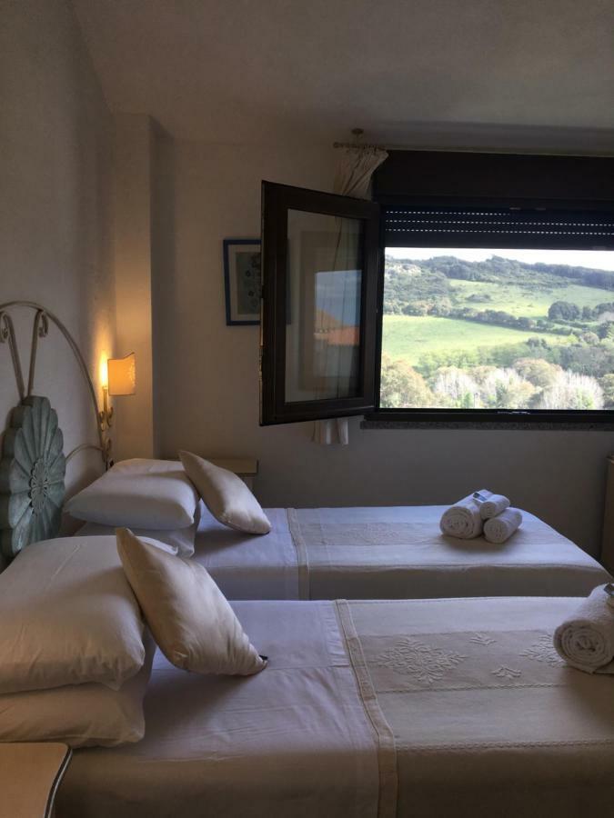 Hotel Sorgente Aglientu Bagian luar foto